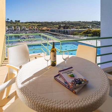 Marina Breeze Apartment With Pool - 900M From The Beach Албуфейра Екстериор снимка