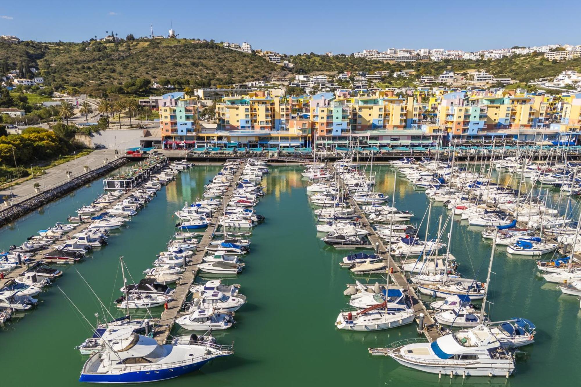 Marina Breeze Apartment With Pool - 900M From The Beach Албуфейра Екстериор снимка