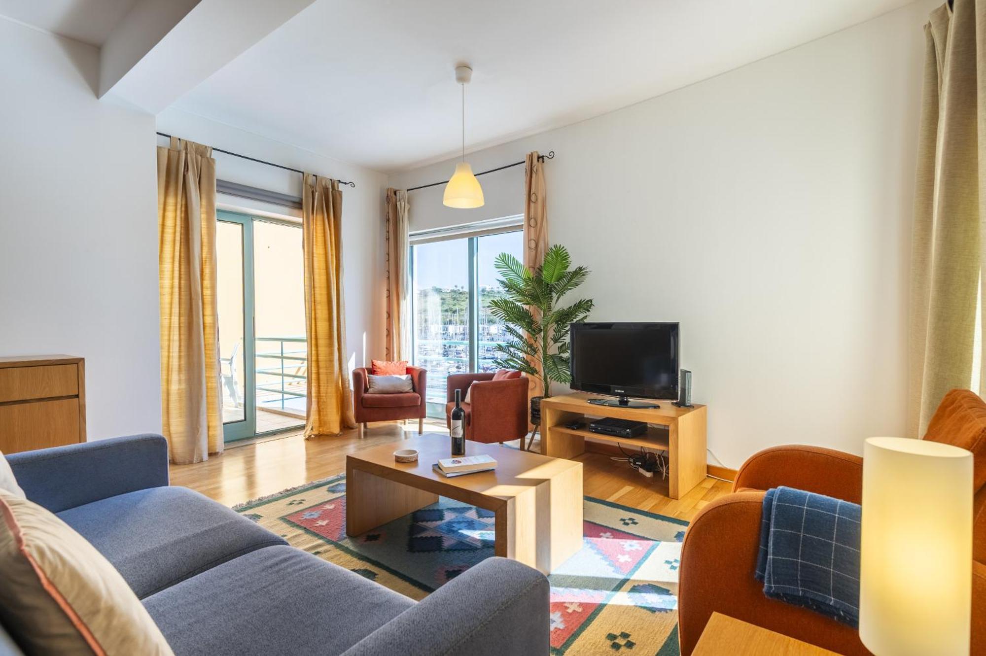 Marina Breeze Apartment With Pool - 900M From The Beach Албуфейра Екстериор снимка