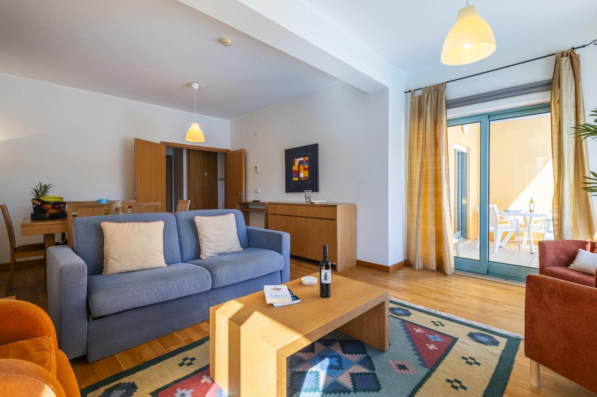 Marina Breeze Apartment With Pool - 900M From The Beach Албуфейра Екстериор снимка