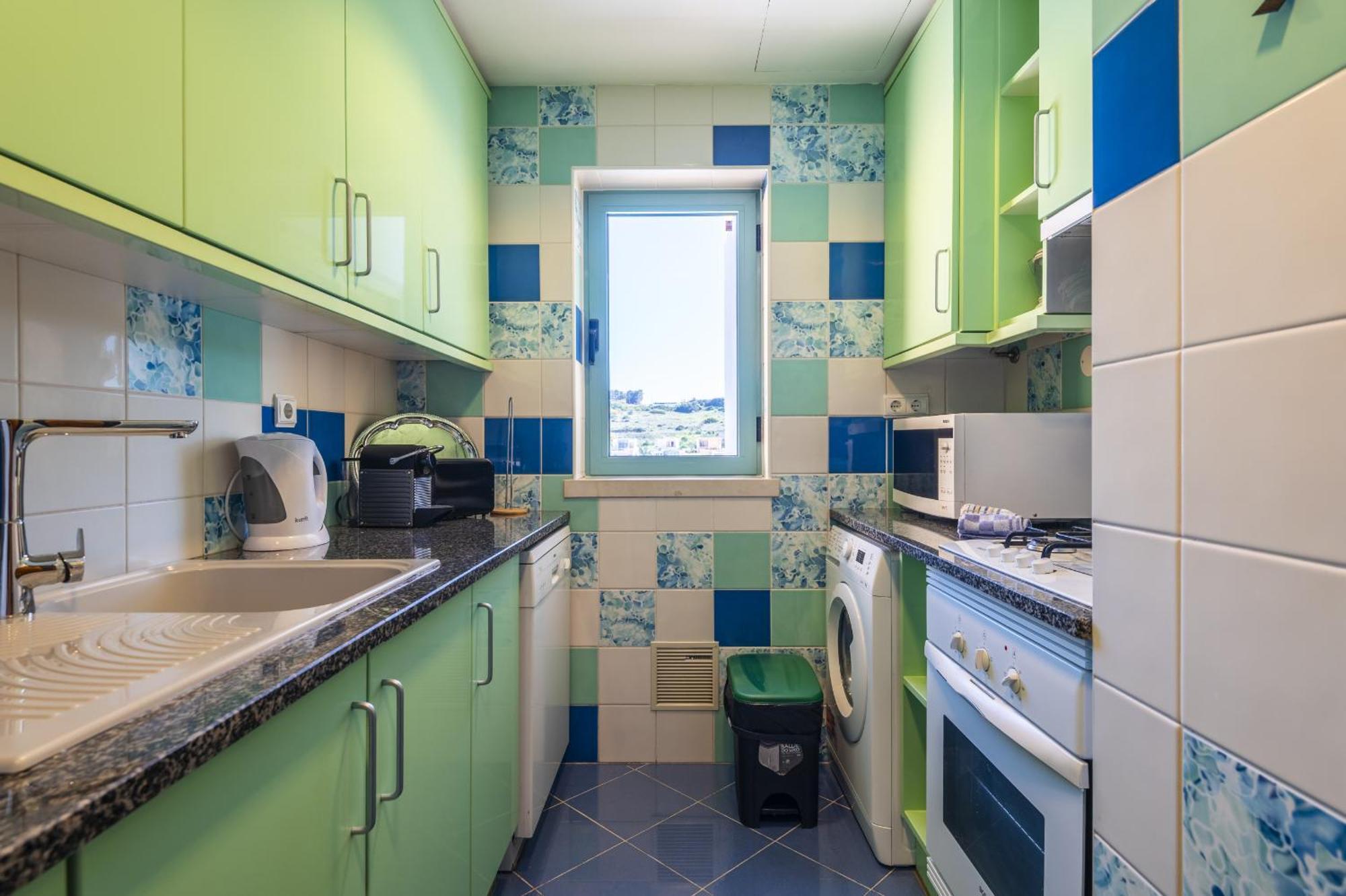 Marina Breeze Apartment With Pool - 900M From The Beach Албуфейра Екстериор снимка