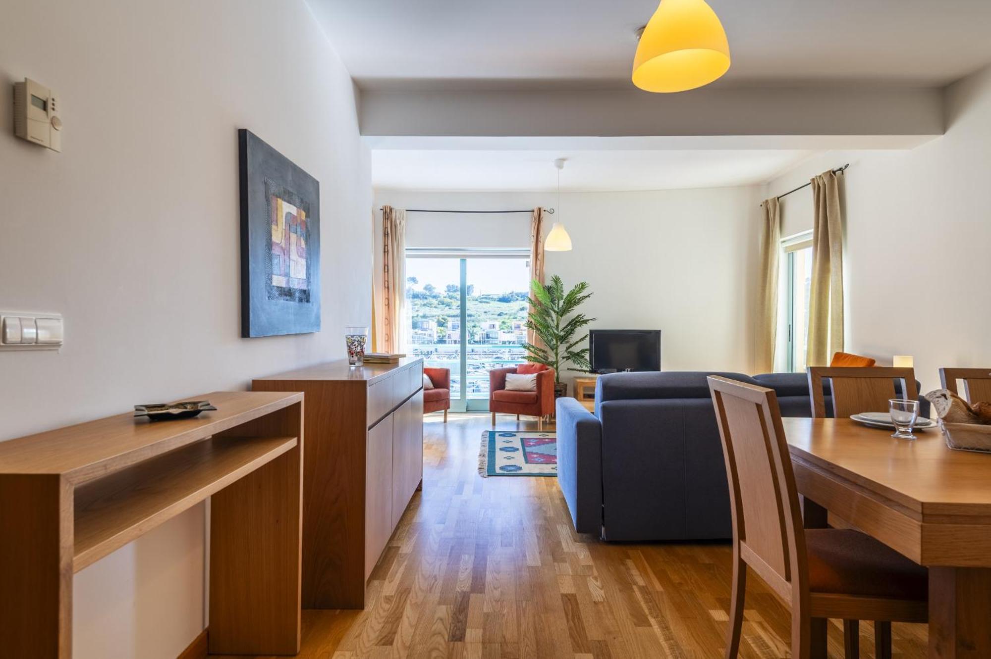 Marina Breeze Apartment With Pool - 900M From The Beach Албуфейра Екстериор снимка