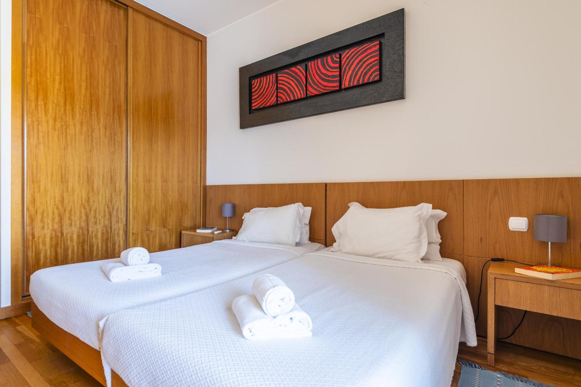 Marina Breeze Apartment With Pool - 900M From The Beach Албуфейра Екстериор снимка