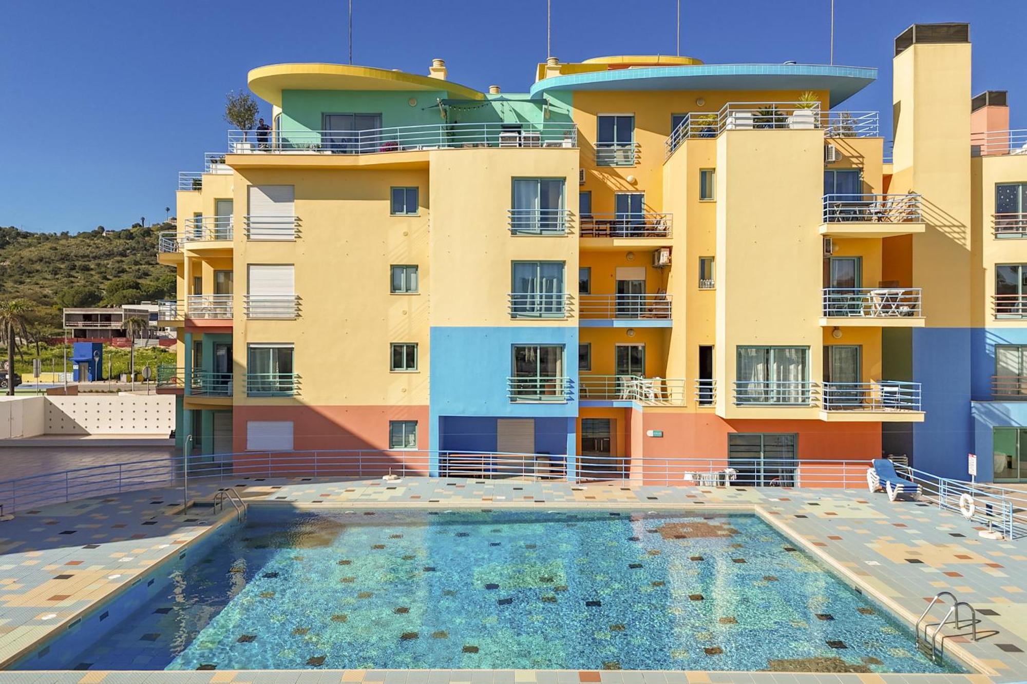 Marina Breeze Apartment With Pool - 900M From The Beach Албуфейра Екстериор снимка